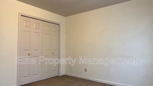 Building Photo - 210 E Palmer Lake Dr