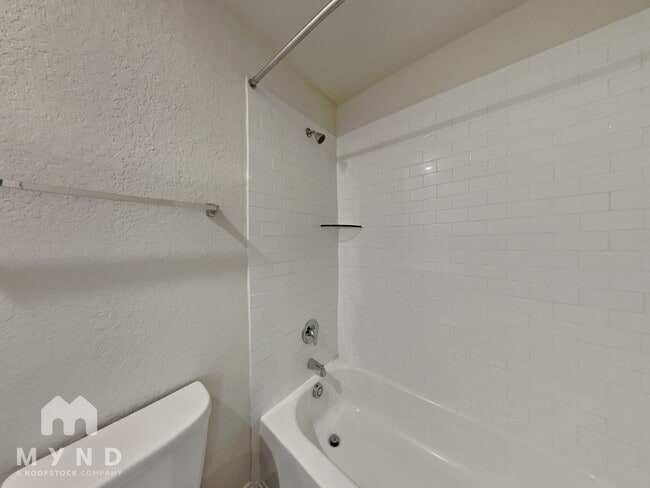 Building Photo - 707 Wild Olive Wy