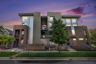 Building Photo - 2 Bed 2 Bath in Prime Location in LoHi