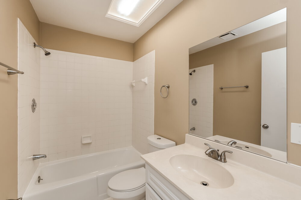 Building Photo - 167 NE Twylite Terrace