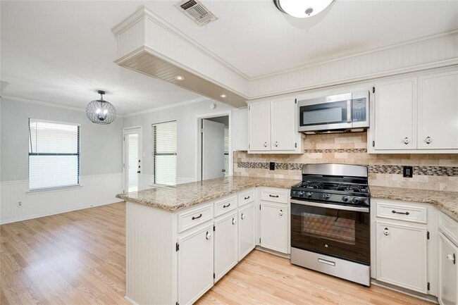 Building Photo - 1708 Wild Horse Ln