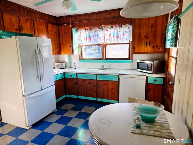 Building Photo - 22 Stillman Ave