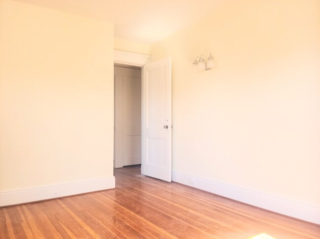 Building Photo - 428 Highland Ave
