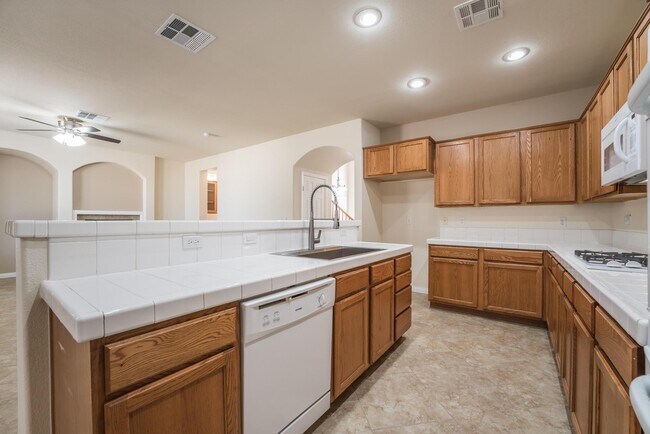 Building Photo - 4828 Whisper Lake Dr