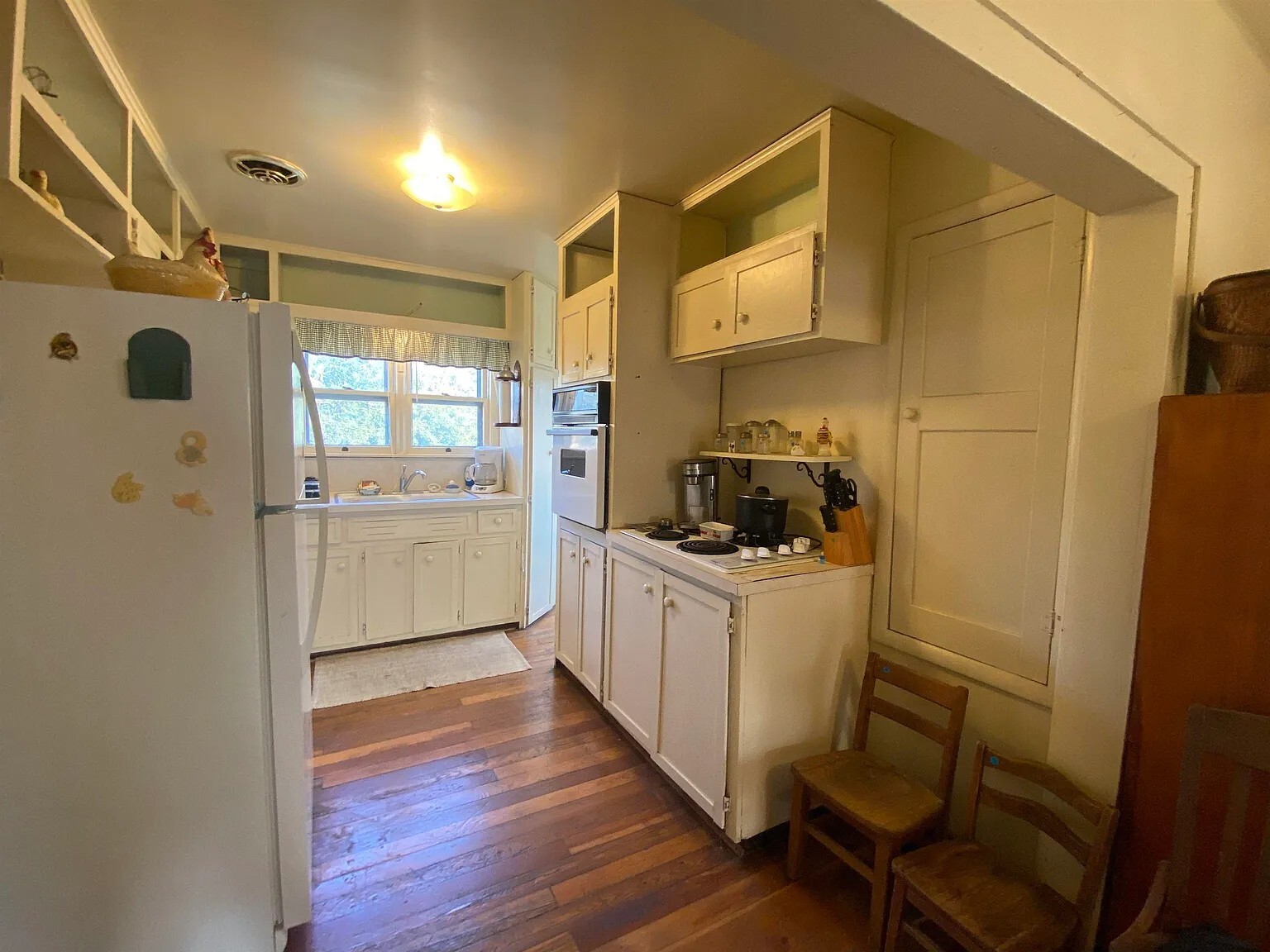 Kitchen - 505 Dorrance St