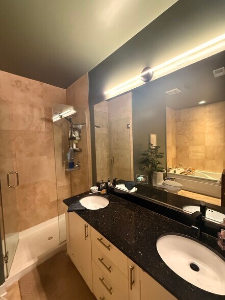 Building Photo - 651 N Milwaukee Ave