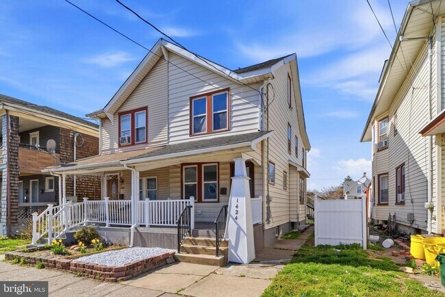 Building Photo - 1424 Hamilton Ave
