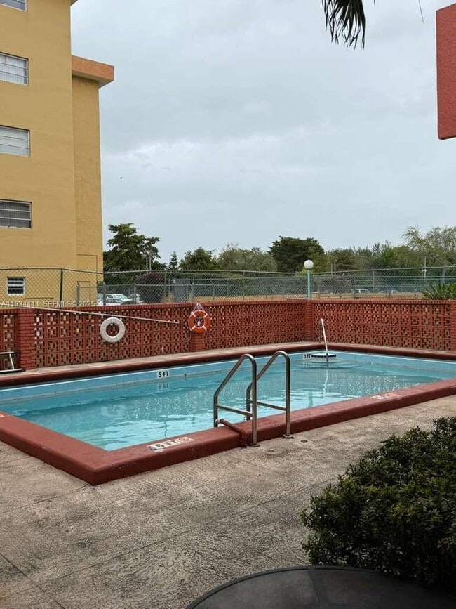 Building Photo - 505 NW 72nd Ave