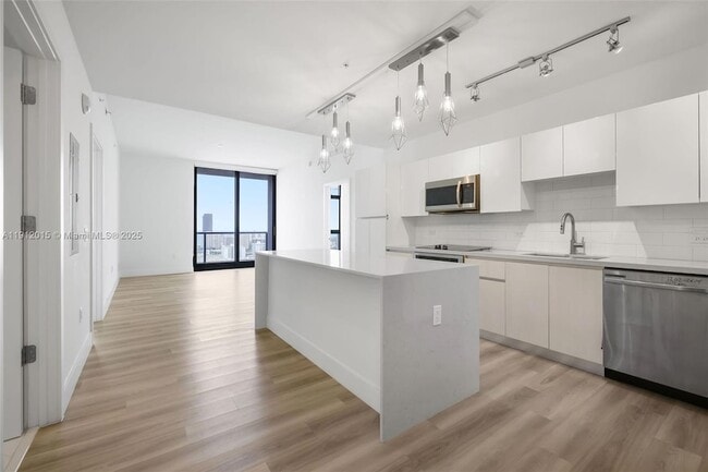 Building Photo - 101 Diplomat Pkwy