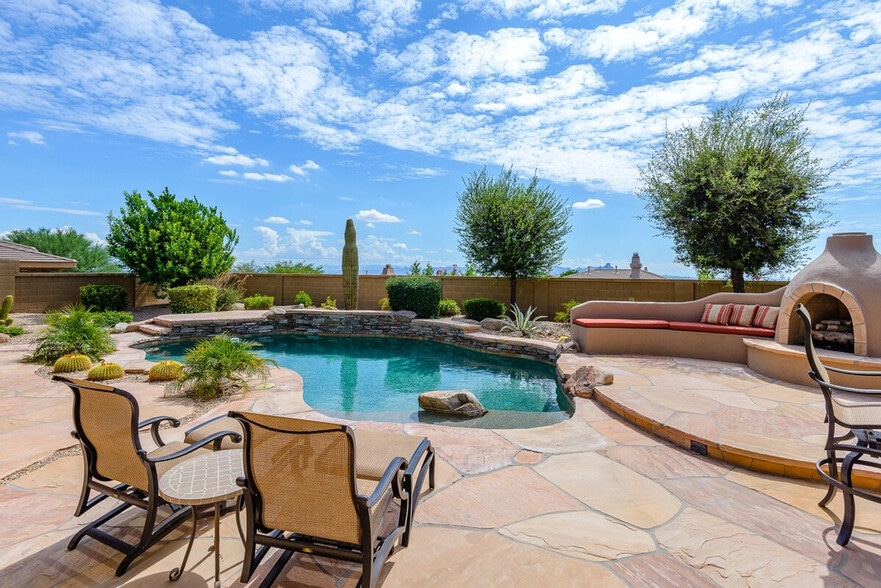 Building Photo - 14705 Canyoncrest Ct