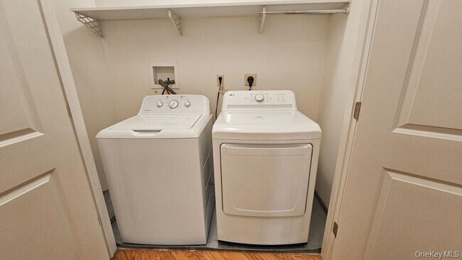 Building Photo - 208 Canter Ct