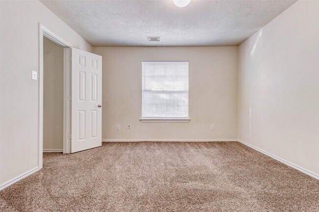 Building Photo - 13106 Peppergate Ln