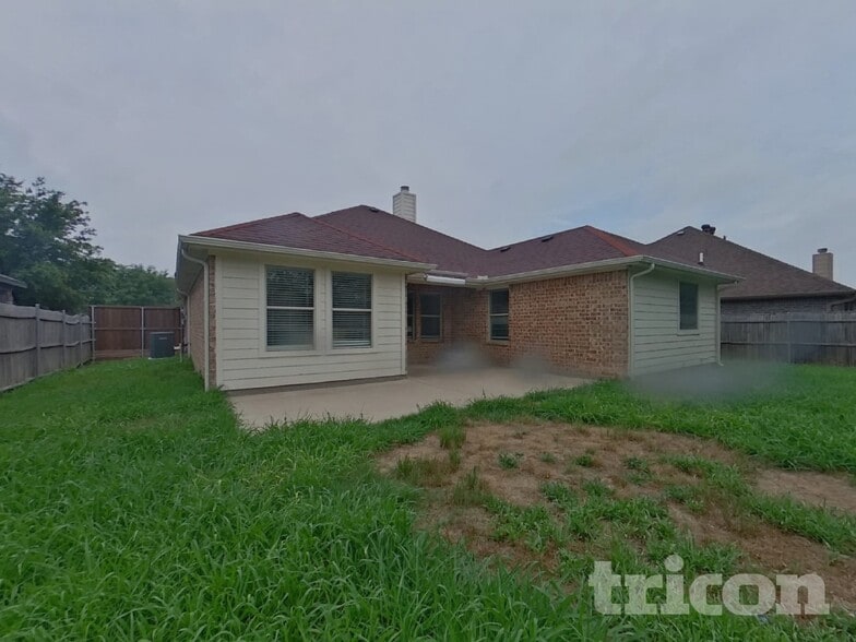 Building Photo - 1630 Emily Ln
