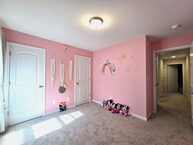 Building Photo - 1922 Flagpole Dr