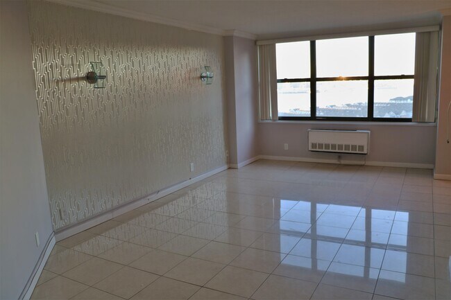 Building Photo - 7000 BLVD E