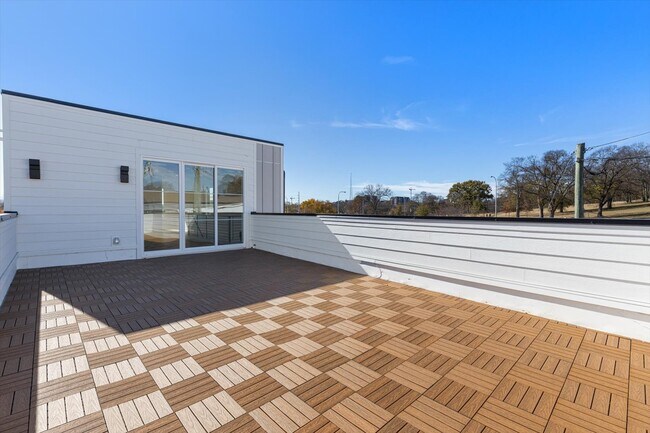 Building Photo - 766 Alloway St