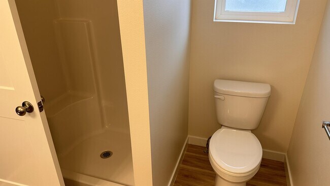 Building Photo - 123 9th Ave