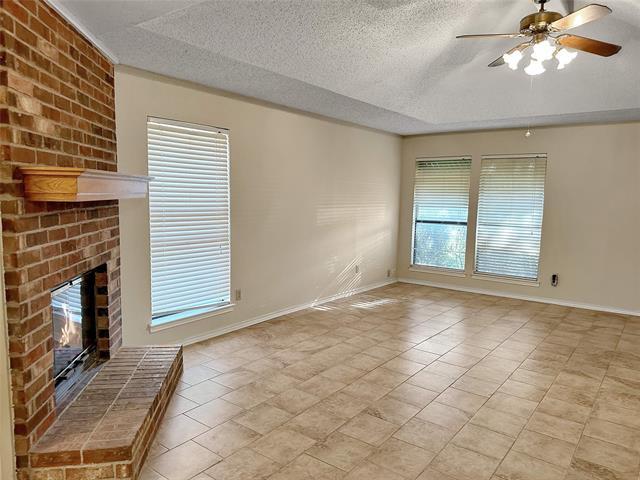 Building Photo - 708 Crestview Dr