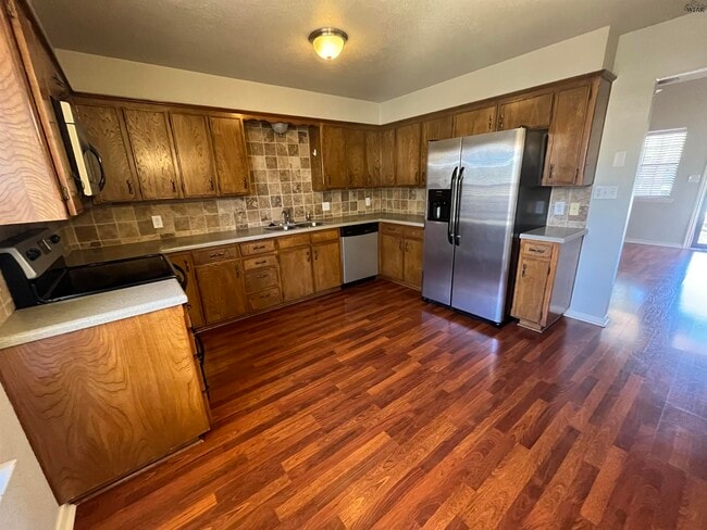 Building Photo - 1308 Montgomery St