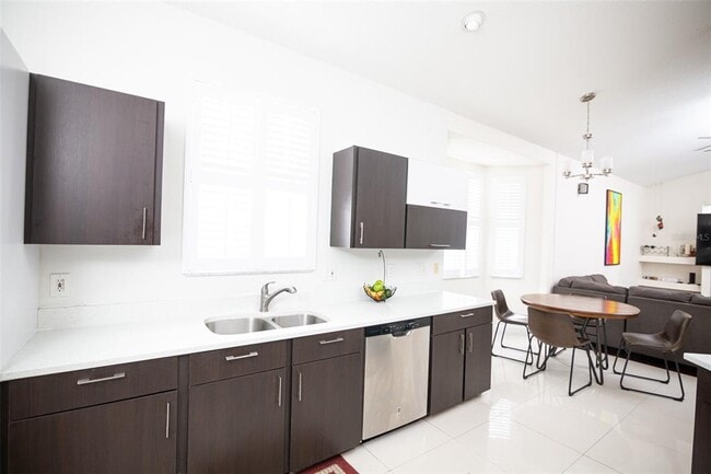 Building Photo - 4737 Chalfont Dr