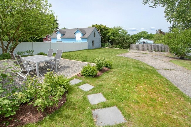 Building Photo - 55 Sherwood Ave