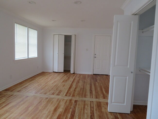 Building Photo - 5010 Walker St