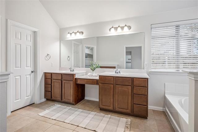 Building Photo - 5024 Birchwood Dr