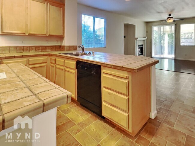 Building Photo - 10114 Upshaw Way