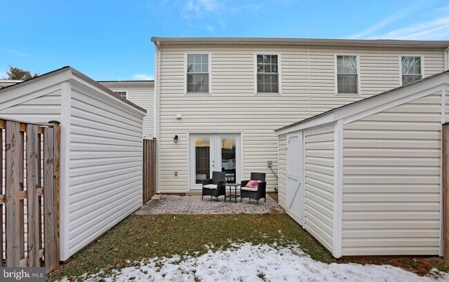 Building Photo - 577 Lancaster Pl