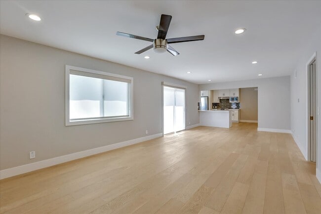 Building Photo - 406 Central Ave