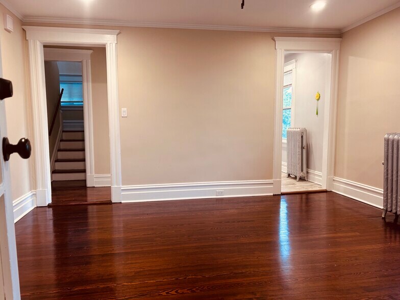 Living Room - 158 Valley Rd