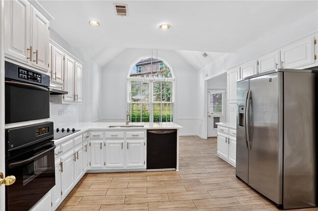 Building Photo - 10825 Pinewalk Forest Cir