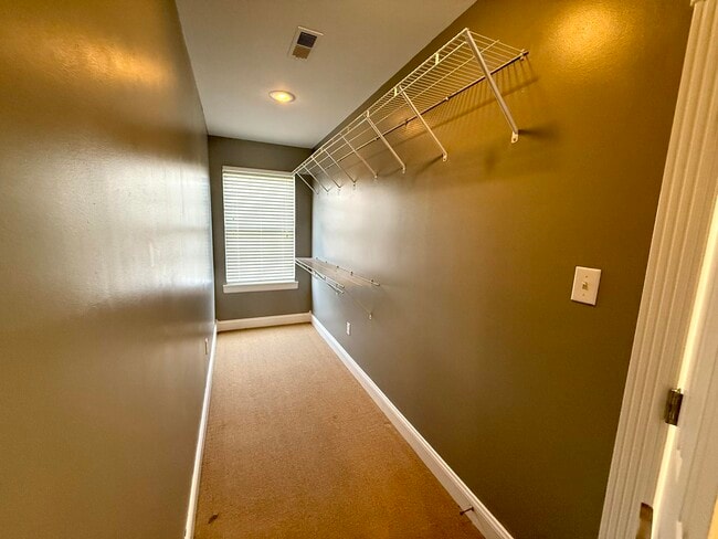 Building Photo - 98 Melrose Dr