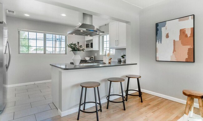 Building Photo - SLOAN'S LAKE: 2-BEDROOM 1 BATH WITH HIGH-END FINISHES