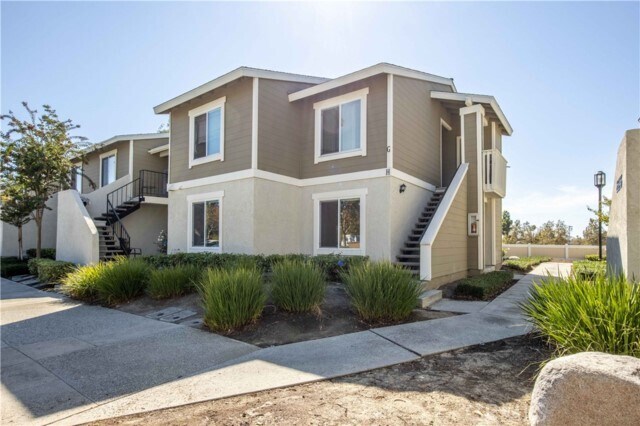 Building Photo - 26152 Los Viveros