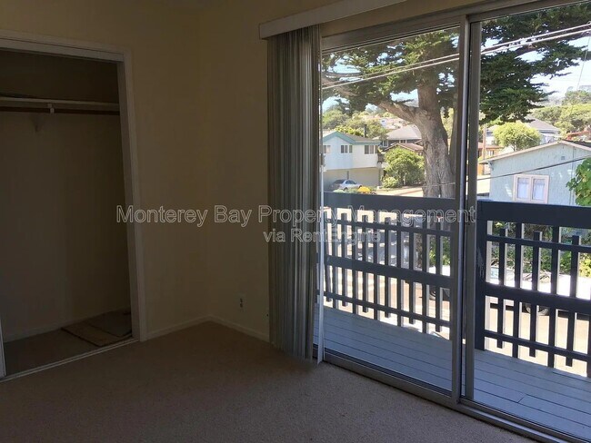 Building Photo - 900 Belden St