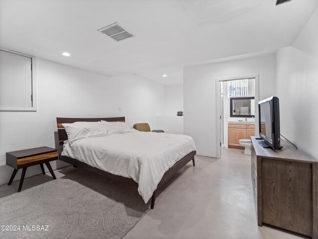 Building Photo - 5798 E Paseo Cimarron