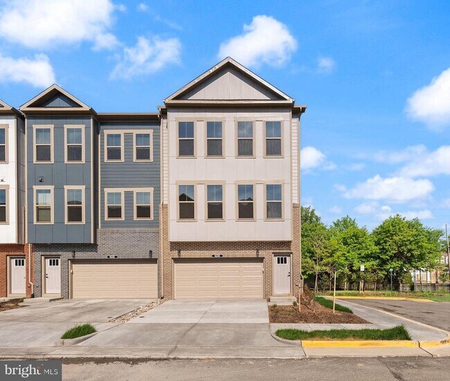 Building Photo - 6230 Folly Ln