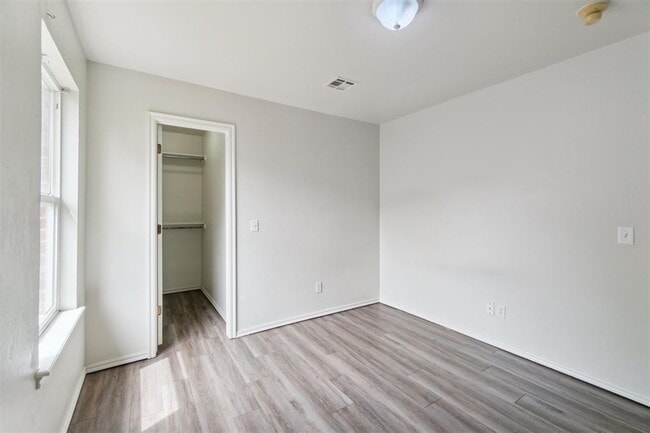 Building Photo - 2013 Cedar Meadow Ln