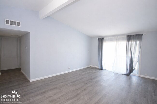 Building Photo - 1Bdm 1Ba Apartment in the Heart of Las Vegas - MI Special