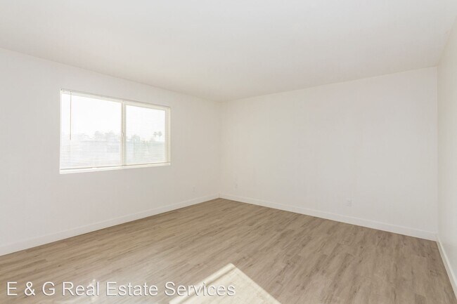 Building Photo - 2 br, 1 bath House - 740 E Joan D Arc Ave