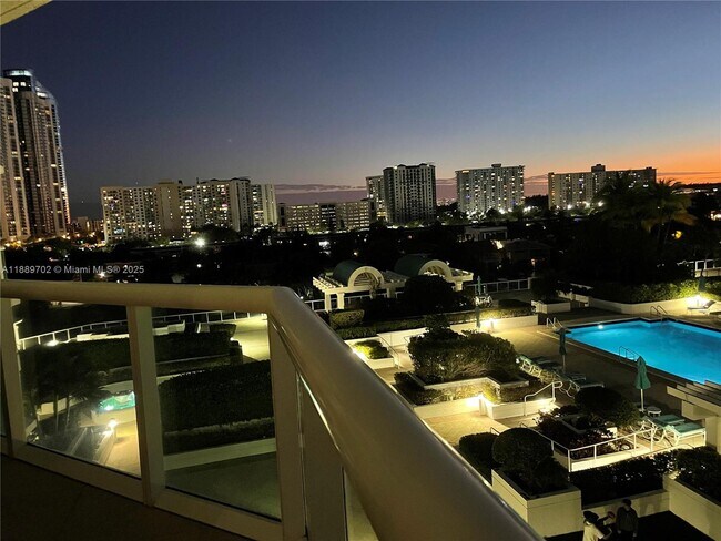 Building Photo - 16400 Collins Ave