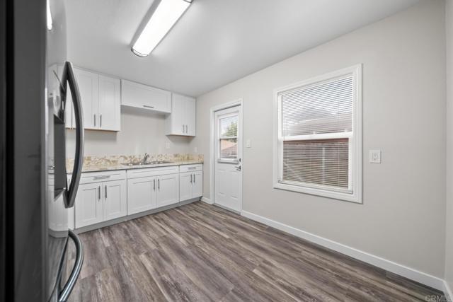 Building Photo - 1916 Skyline Dr