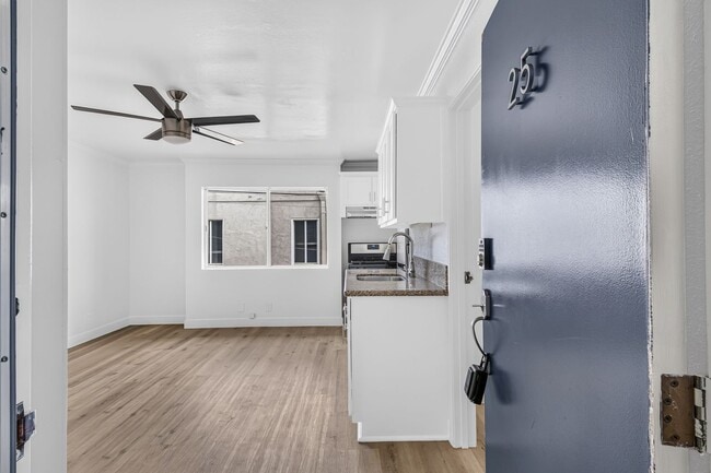 Interior Photo - 730 Magnolia Avenue