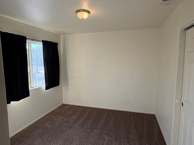 Building Photo - 3 bed 2 Bath NW Tucson Home