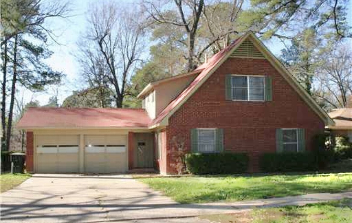 Building Photo - 2512 Parham Dr