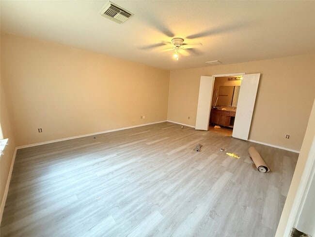 Building Photo - 814 Bandon Ln