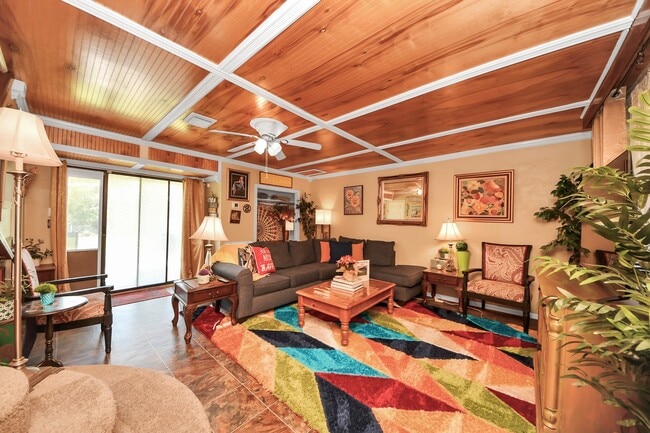 Building Photo - 17018 Water Oak Dr