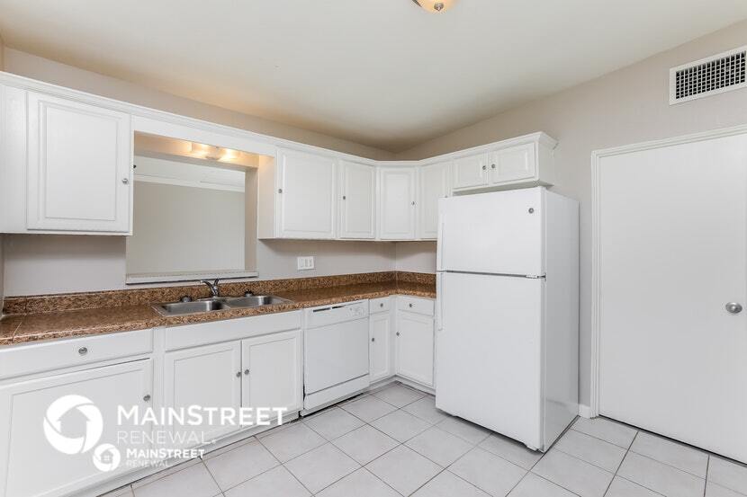 Building Photo - 6136 Bolling Dr