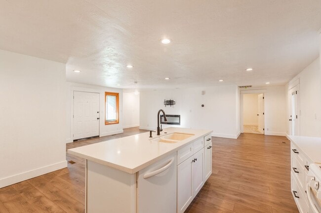 Building Photo - Heart of Eagle 4 Bed 2 Bath Home